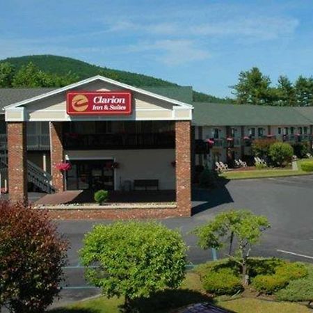 Clarion Inn & Suites At The Outlets Of Lake George Dış mekan fotoğraf