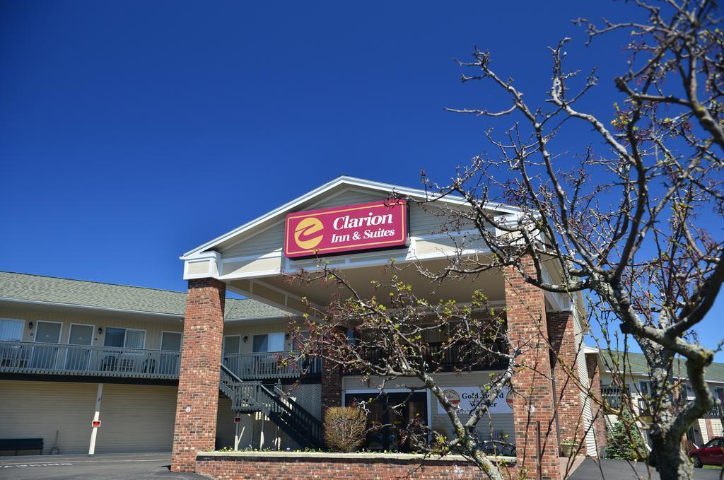 Clarion Inn & Suites At The Outlets Of Lake George Dış mekan fotoğraf