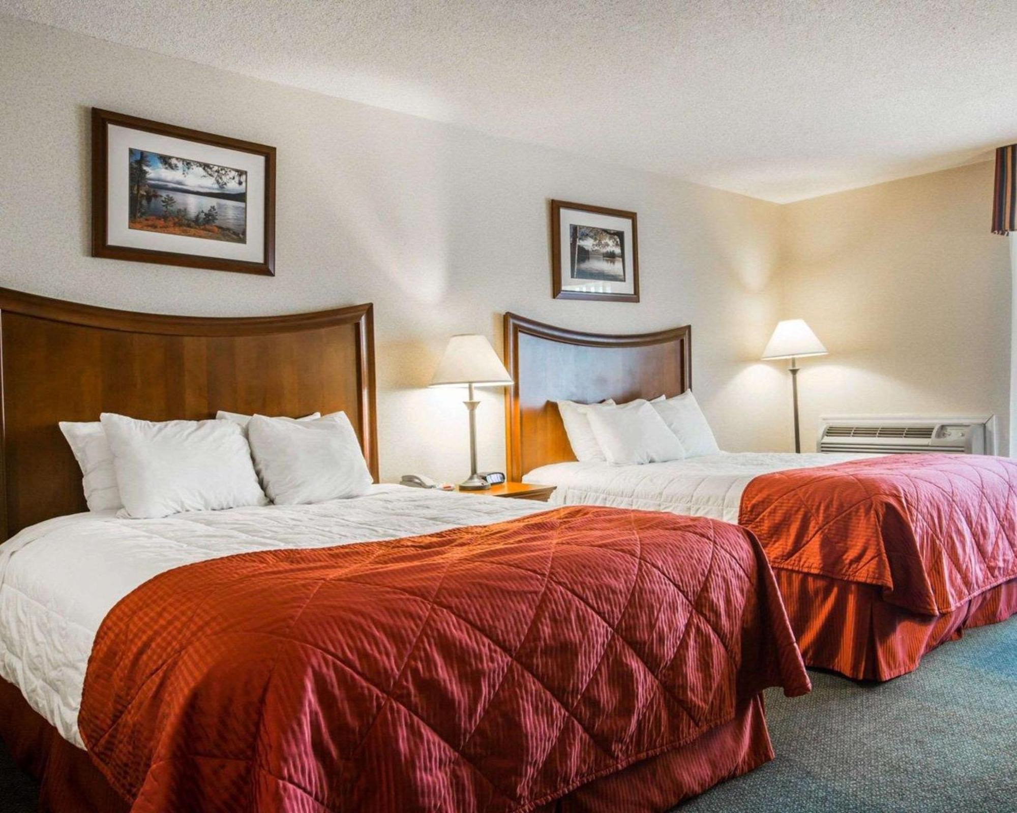 Clarion Inn & Suites At The Outlets Of Lake George Dış mekan fotoğraf