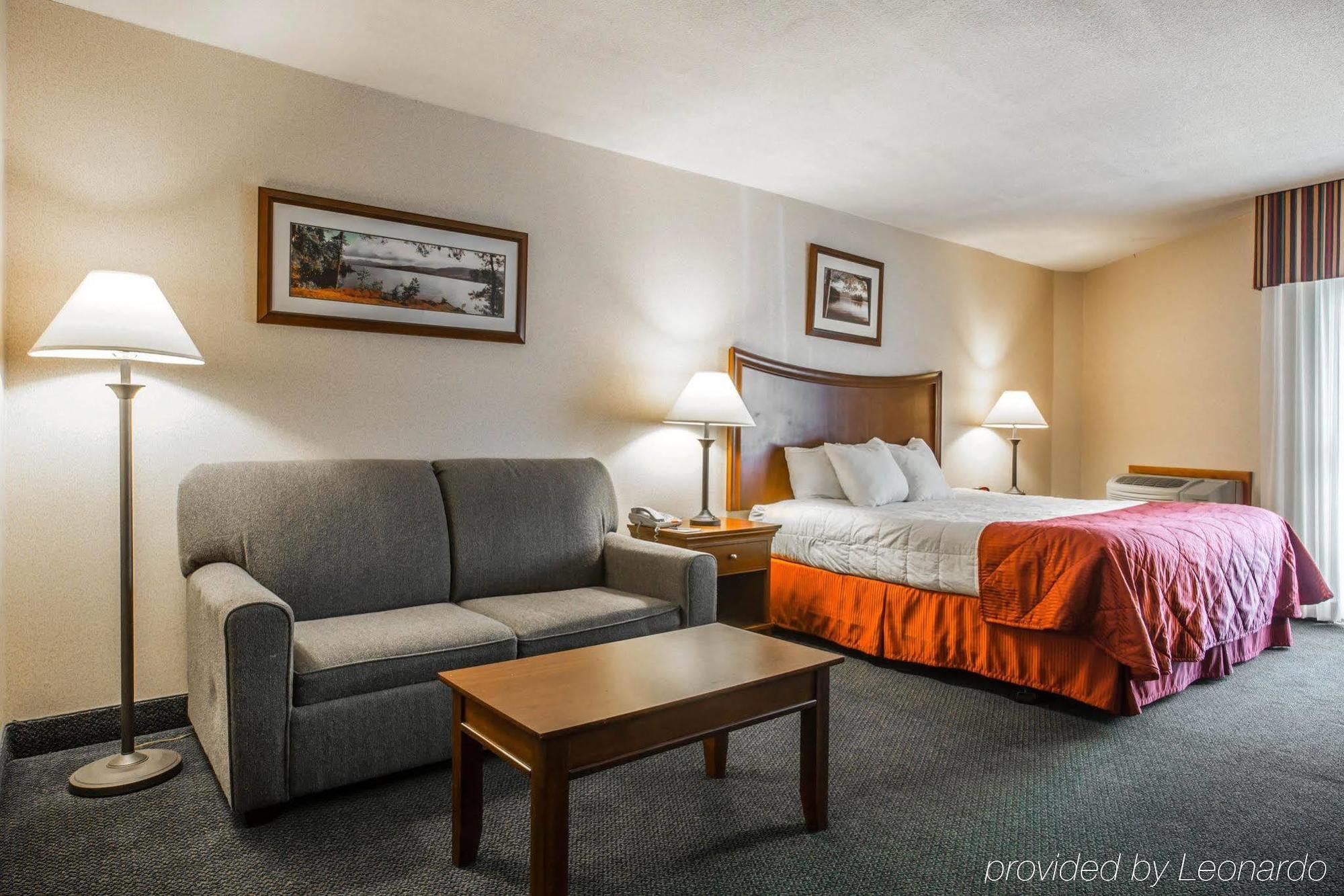 Clarion Inn & Suites At The Outlets Of Lake George Dış mekan fotoğraf