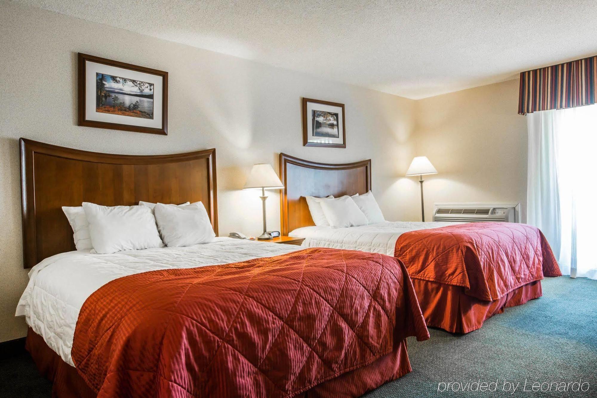 Clarion Inn & Suites At The Outlets Of Lake George Dış mekan fotoğraf