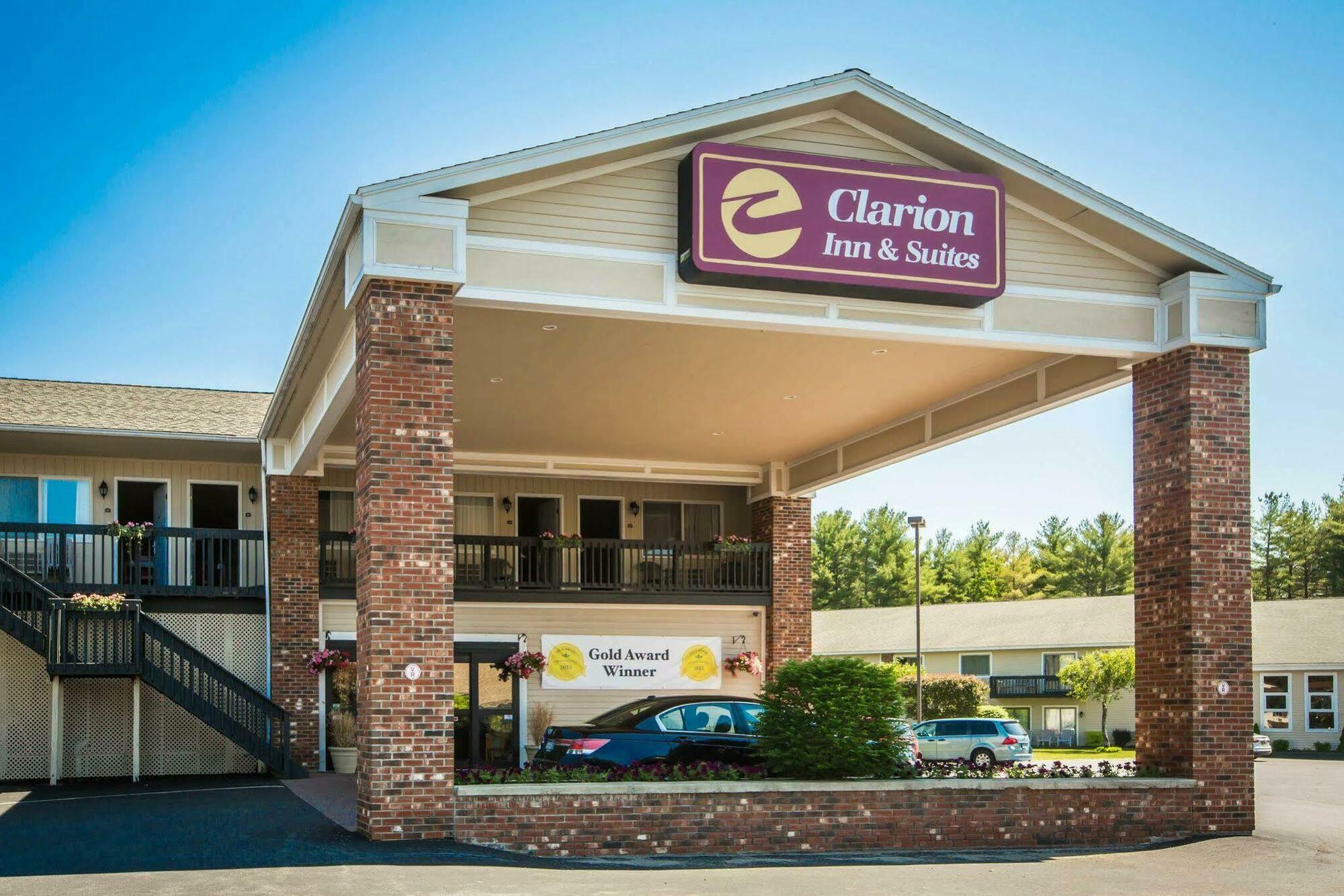 Clarion Inn & Suites At The Outlets Of Lake George Dış mekan fotoğraf